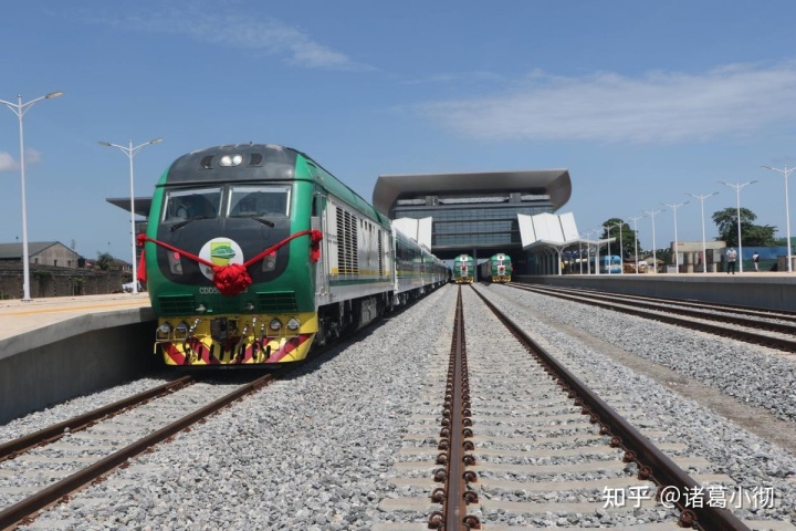 中国援建尼日利亚欧宝注册铁路运营印度网友一直在争论：比美国还先进