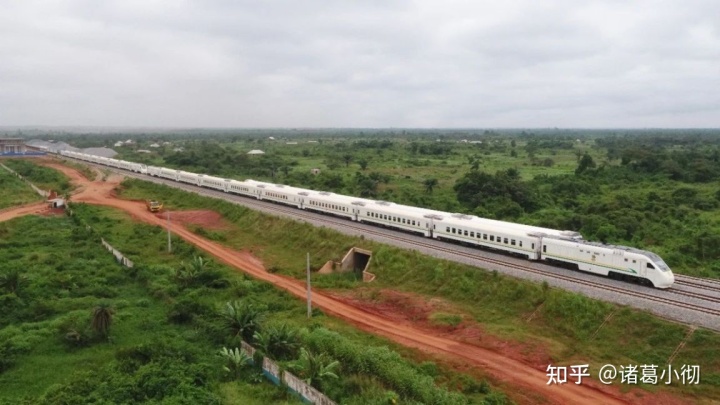 中国援建尼日利亚欧宝注册铁路运营印度网友一直在争论：比美国还先进