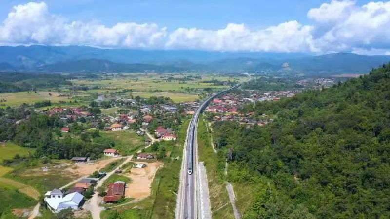 中国欧宝注册大方500亿助老挝修铁路，越南后悔