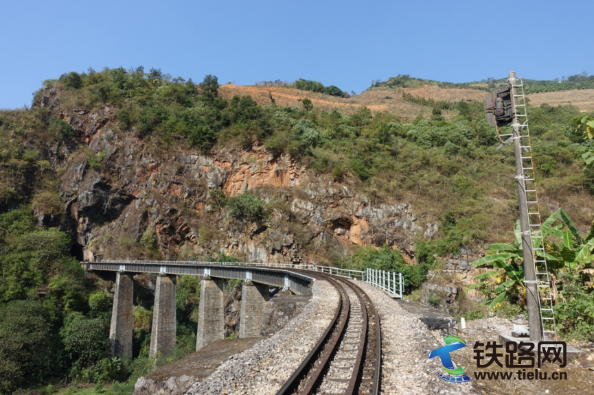 云南首条欧宝注册连接东南亚的标准轨距铁路仅用6小时开通越南客运