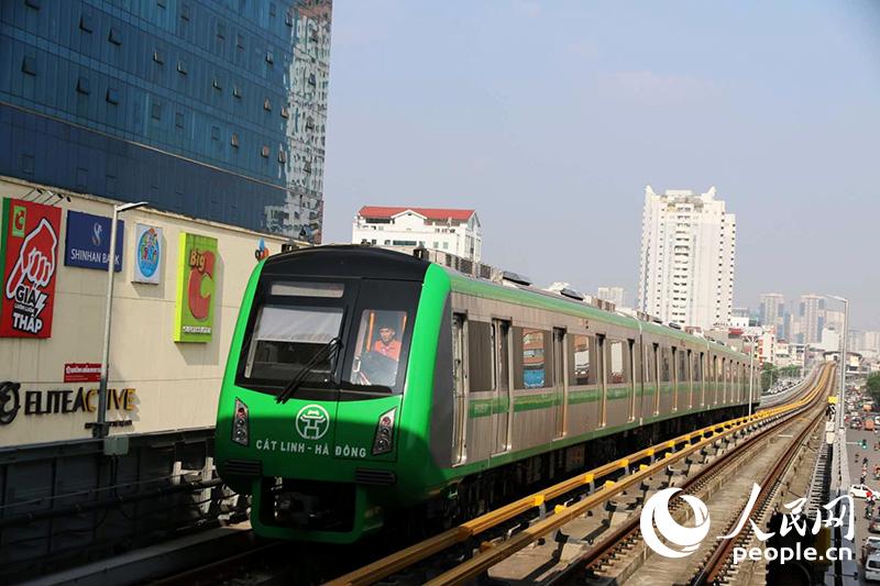 历时10年欧宝注册零1个月中国打造越南第一条轻轨列车